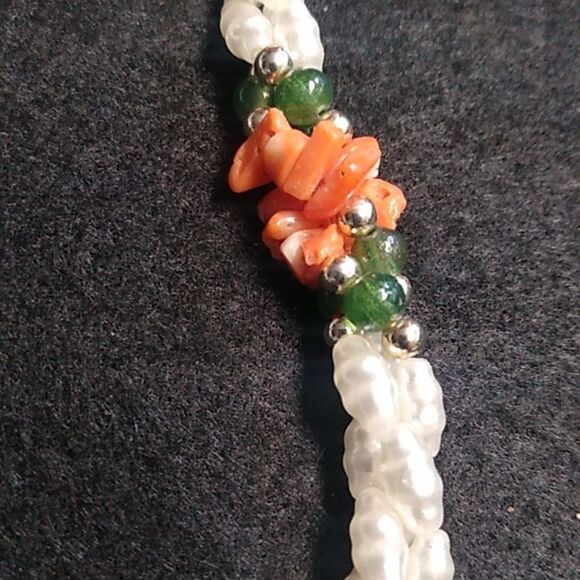 Elegant Three Strand Pearl/Jade/Coral Beaded Twisted Necklace & Bracelet - Picture 4 of 9